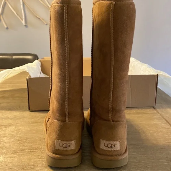 UGG tall boots color chestnut women’s size 8- in original box - Picture 5 of 5